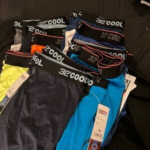 13 pairs NWT men’s size M 32° Cool boxer briefs